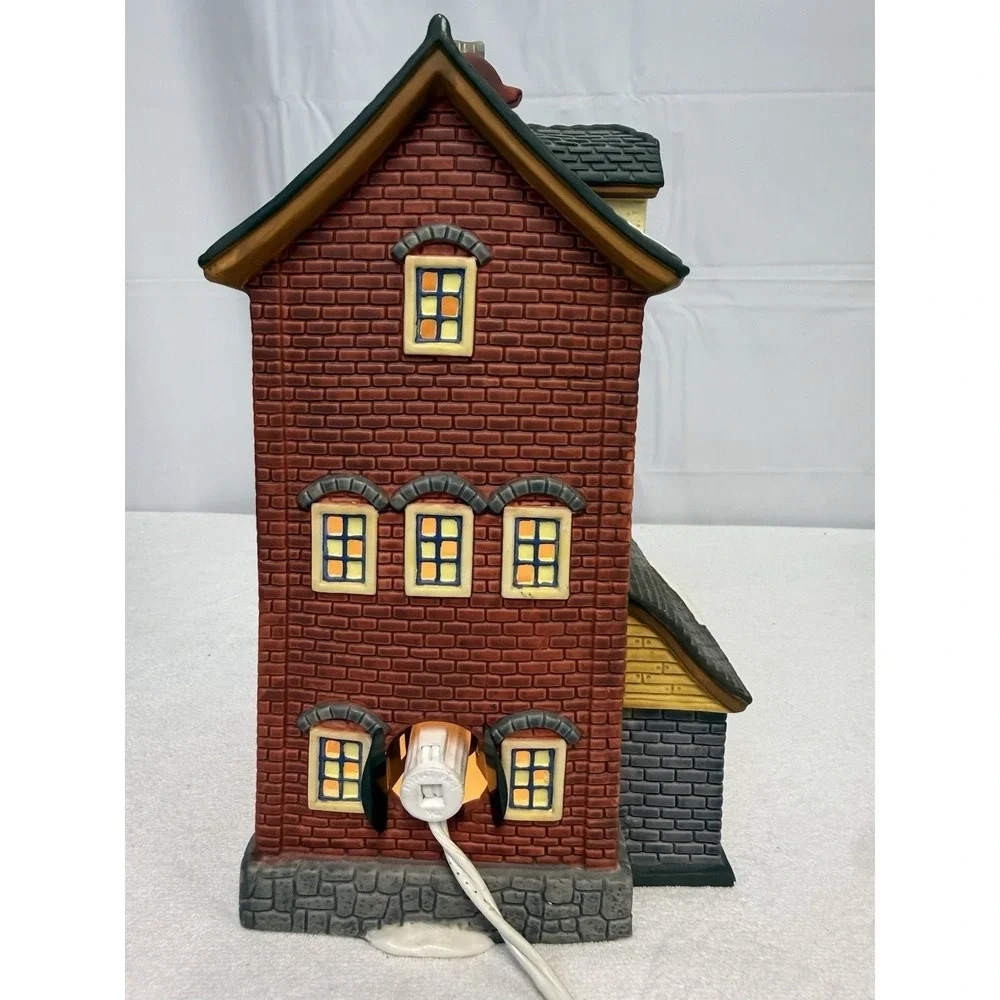 Santas Workbench Victorian Owls Nest Bookstore Christmas Village Lighted 90s VTG